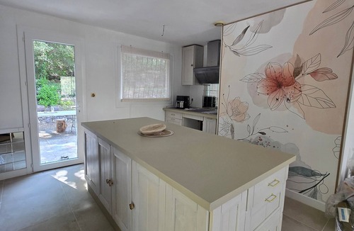 Auriol Villa | Villa 'House 20' with Shared Pool, Wi-Fi and Air Conditioning