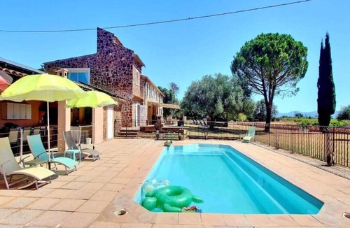 Gonfaron House | Villa in Le Luc with Pool & Vineyard Views