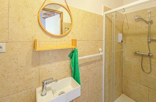 Le Vieux Cannet Apartment | Villa Léonfine "champ fleuri" gite