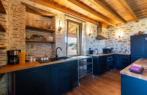Bazas House | Villa 'Le Basque' in Bazas with Shared Pool, Private Terrace and Wi-Fi