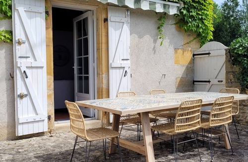 Thonac House | Villa le "roc" Pour 10 Pers, Jardin et Piscine