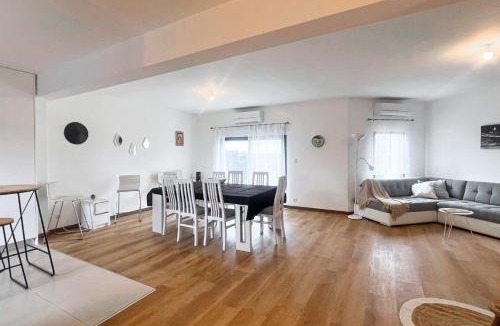 Saint-Pierre-de-Boeuf House | Villa Prieur
