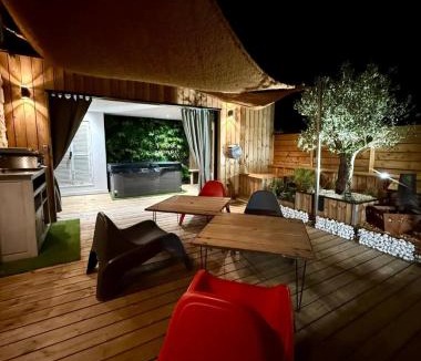 Brive-la-Gaillarde House | Villa Sirey & SPA - Jacuzzi & Sauna privatifs - 4 étoiles - 6 pers