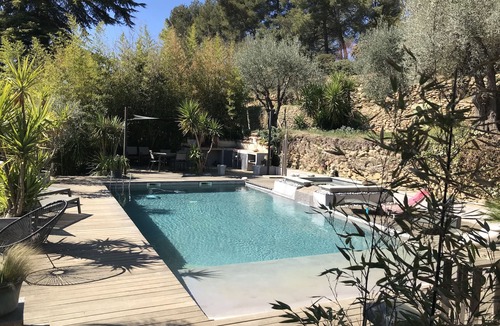 Le Beausset Villa | Villa surrounded by olive trees with jacuzzi, heated swimming pool, boules court