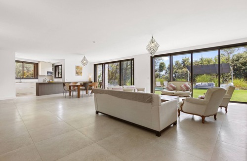 Trans-en-Provence Villa | Villa Valériane, luxurious and contemporary, exceptional location amid Var vineyards