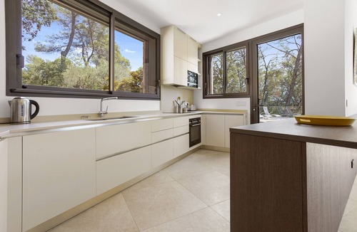 Trans-en-Provence Villa | Villa Valériane, luxurious and contemporary, exceptional location amid Var vineyards