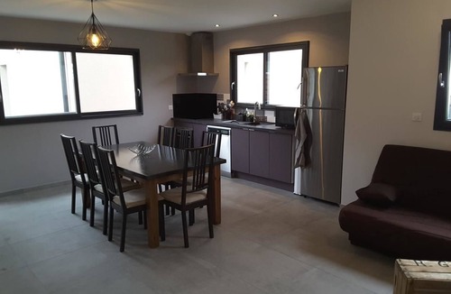 Porte Des Alpes - Mi Plaine - Manissieux Bed & Breakfast | Villa'vi Lyon Est Chambres d'Hôtes