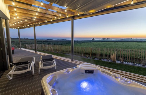 Plougonvelin Villa | Villa vue mer avec bain tourbillon luxe Bretagne
