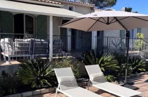 La Bouverie House | Villa with private pool, quiet location, 20 minutes from the beach