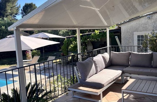 La Bouverie House | Villa with private pool, quiet location, 20 minutes from the beach
