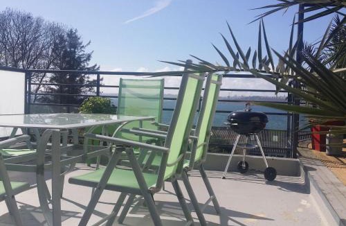 Plougastel-Daoulas House | Villa with high terrace and panoramic sea views