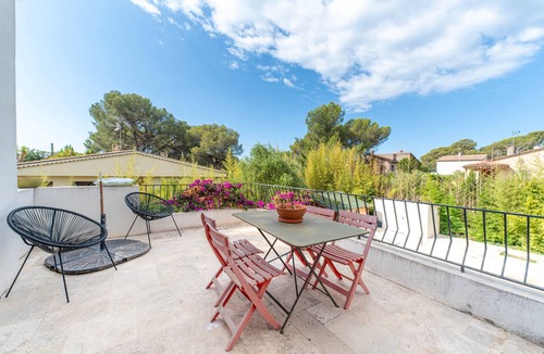 Boulouris-sur-Mer House | Villa with Private Pool, Walk to Boulouris Beach