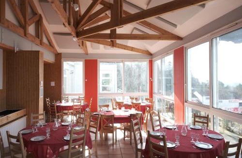 Chamberet Hostel | Village d+ Les roches de Scoeux
