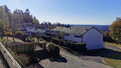 Chamberet Hostel | Village d+ Les roches de Scoeux