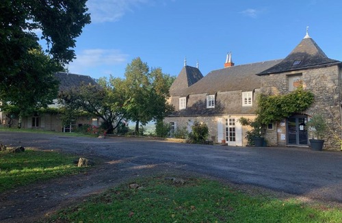 Saint-Denis-les-Martel House | Village Vacances Château de Termes, Gîtes, Chalets, Piscine, Jacuzzi, Sauna