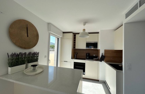 Golfe Juan Apartment | Voiles Blanches 133 by Avecoeur