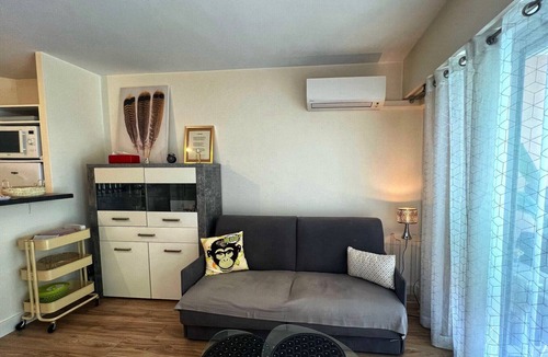 Riou - Petit Juas - Av de Grasse Apartment | vpark