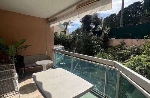 Riou - Petit Juas - Av de Grasse Apartment | vpark