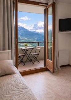 Embrun Apartment | Vue montagne exceptionnelle T2 Cosy avec Balcon proche du lac