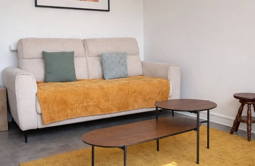 Saint-Serge Apartment | Welcoming & Comfortable Apartment – Ideal for 2/4 Guests