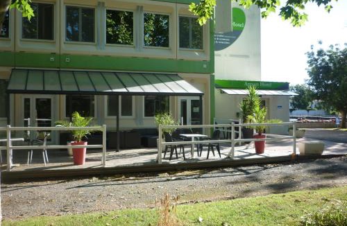Bessines Apartment | West Appart' Hôtel