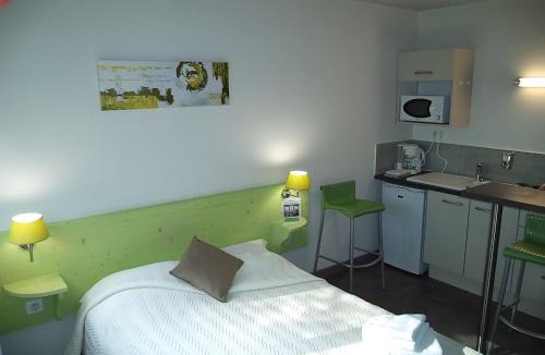 Bessines Apartment | West Appart' Hôtel