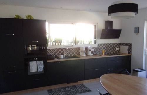 Santec Villa | West cape; 100m beach; Batz island view;jacuzzi;wifi.