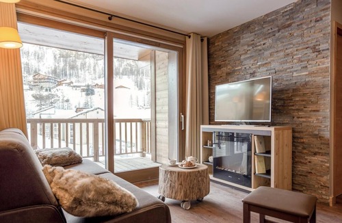 Les Boisses Apartment | Wifi, 300m from resort center, swimming pool, balcony, tv, ski locker, 40-44m², Tignes