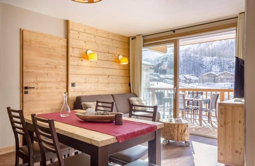 Les Boisses Apartment | Wifi, 300m from resort center, swimming pool, balcony, tv, ski locker, 40-44m², Tignes