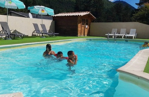 Saint-Auban House | ZEcamping 2 étoiles piscine locatif TV clim 28m2 6 pers