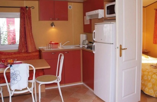 Saint-Auban House | ZEcamping 2* piscine chauffée locatif TV clim 32m2 8 pers