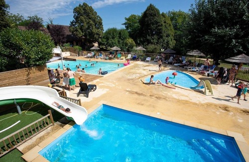 Saint-Cirq Ski Chalet | ZEcamping 3* animé piscine chauffée pet friendly locatif 25m2 5 pers