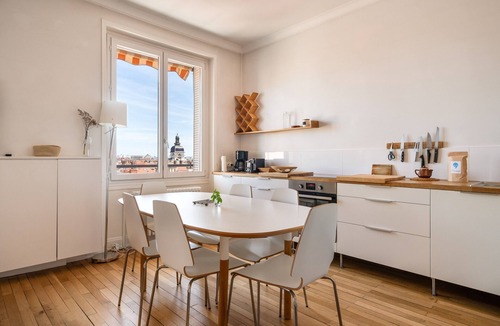 Bellecour - Hotel Dieu Apartment | Zola: Charming 2-Bedroom Apartment in Lyon