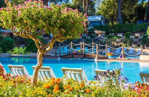 Roquebrune-sur-Argens Ski Chalet | Zuid Frankrijk Chalet Camping Leï Suves Gratis Airco