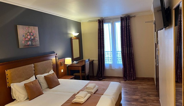 121 Paris Hotel