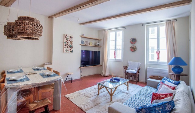 2-bedroom apartment in the heart of Marseille
