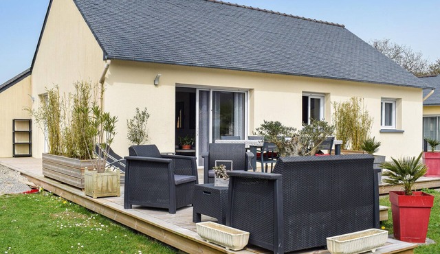 2 bedroom stunning home in Milizac