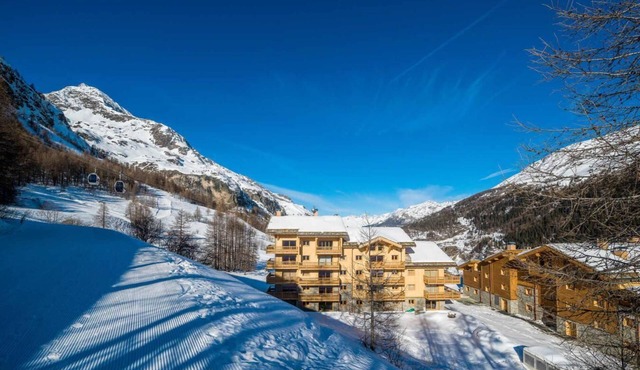 200m from resort center, 7th floor, swimming pool, sauna, hammam, balcony, tv, ski locker, 116m²