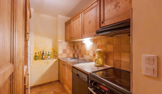 200m from resort center, fitness, swimming pool, sauna, hammam, balcony, fireplace or stove, tv