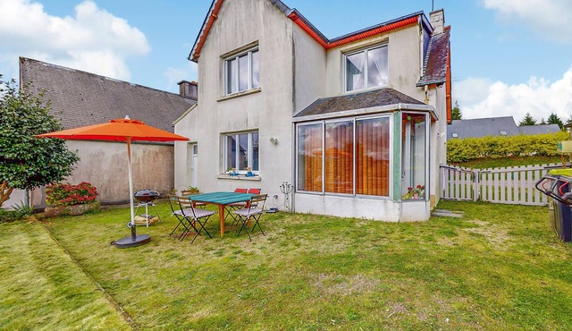 3 bedroom amazing home in Le Vieux-Bourg