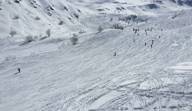 3 Limone Hut White Reserve Ski-in Ski-out Morel chairlift