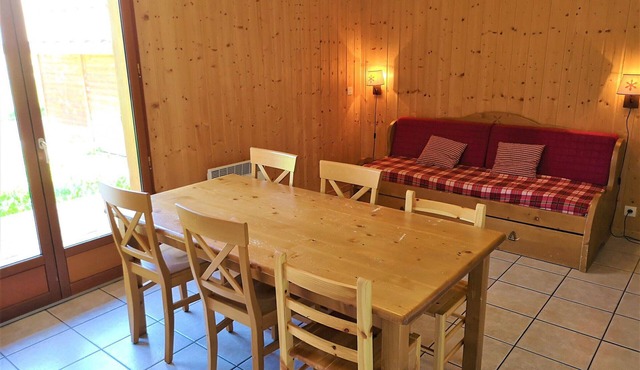 3-room Chalet in La Joue du Loup with parking, sleeps 7