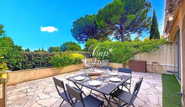 3-star cottage for 5 people, apartment complex with a pool, 50 meters from Pramousquier Beach