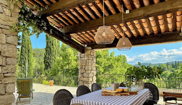 4 Bedroom Villa in the Provence, With Pool, Beautiful Views and Lots of Privacy