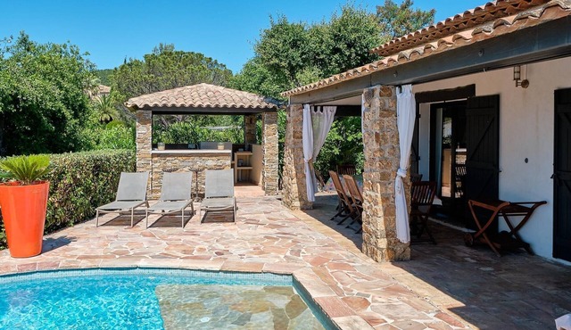 400m from the sea, Villa with splendid sea view, heated infinity pool