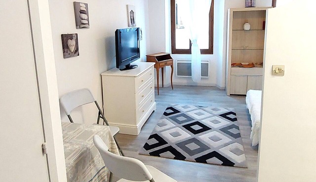 A charming studio on the French Riviera, 25 minutes from Nice, nestled between the sea and the mountains.