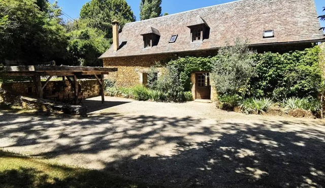 A charming, traditional house typical of the Périgord Noir, sleeps 9