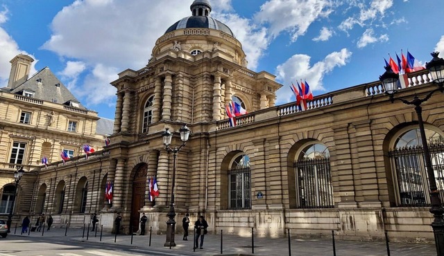 A PERFECT BASE FOR EXPLORING PARIS & ENJOYING AN AUTHENTIC LEFT BANK EXPERIENCE.