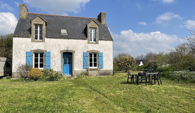 A6074-RESTORED BRETON HOUSE WITH GARDEN!