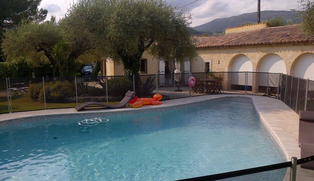 Absolute calm with private pool in an olive grove